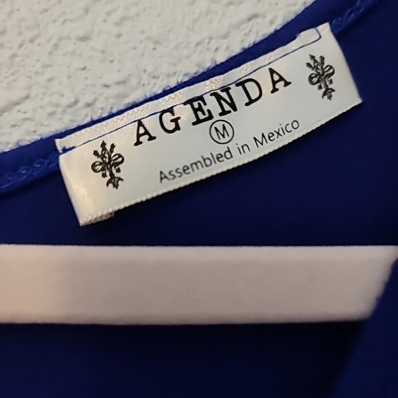Royal Blue Embroidered Cold Shoulder Top by AGENDA Sz M~ keyhole back - Picture 5 of 11